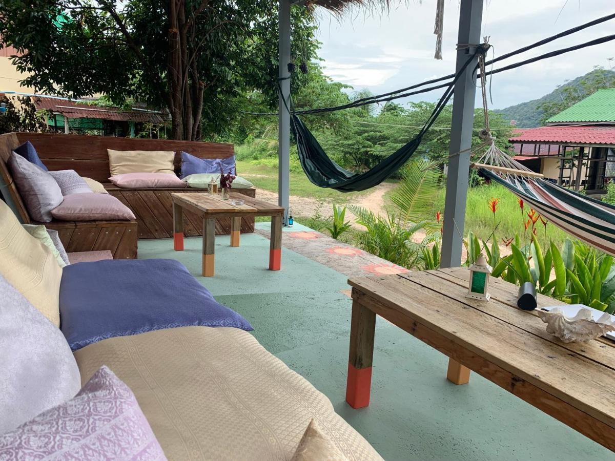 Dahlia Guesthouse เกาะรงสำลน ภายนอก รูปภาพ
